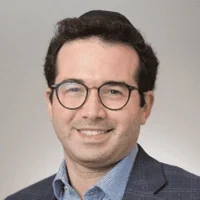 Dr. Alan Pernikoff, DDS, of Comprehensive Dental Group, in a portrait.